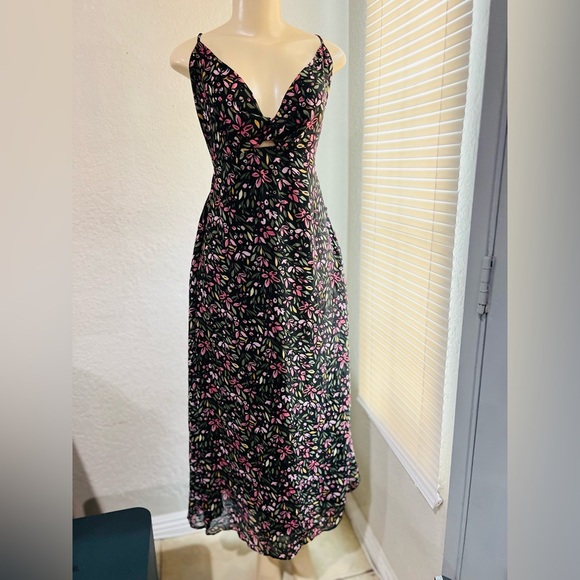 ZAFUL Women's Spaghetti Strap Floral Summer Hollow Twist Front Maxi Dresses Sexy - Picture 8 of 12